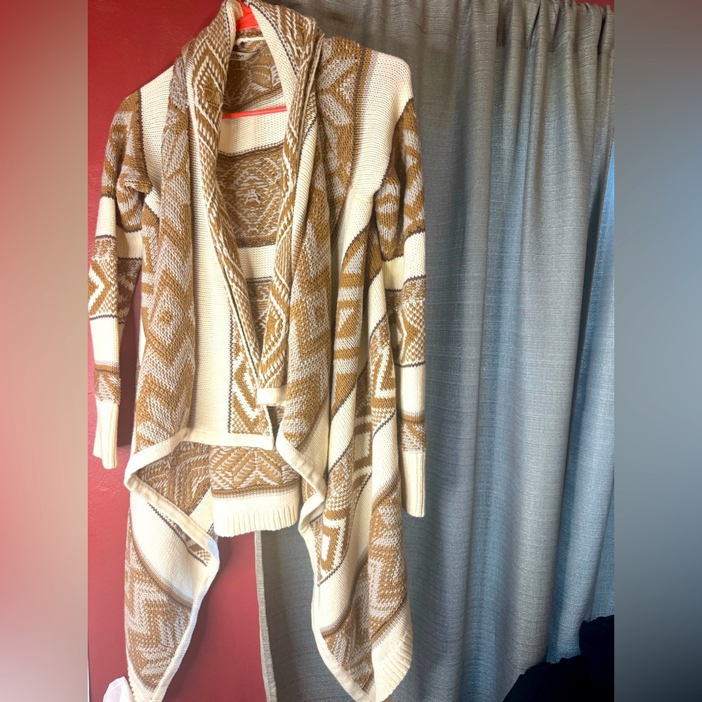 Old Navy Women's Beige Geometric Cardigan great condition size medium